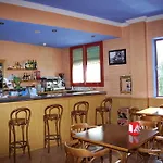 酒店 亚尼乌酒店 *