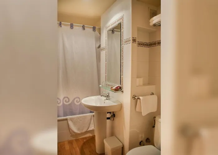 亚尼乌酒店 * 哈卡